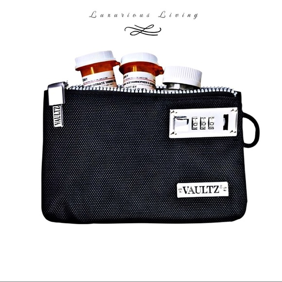 Vaultz Locking 5x8 Medicine Pouch - BLACK - Picture 3 of 5